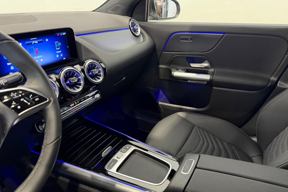 Mercedes EQA300 Progressive 4Matic 5d