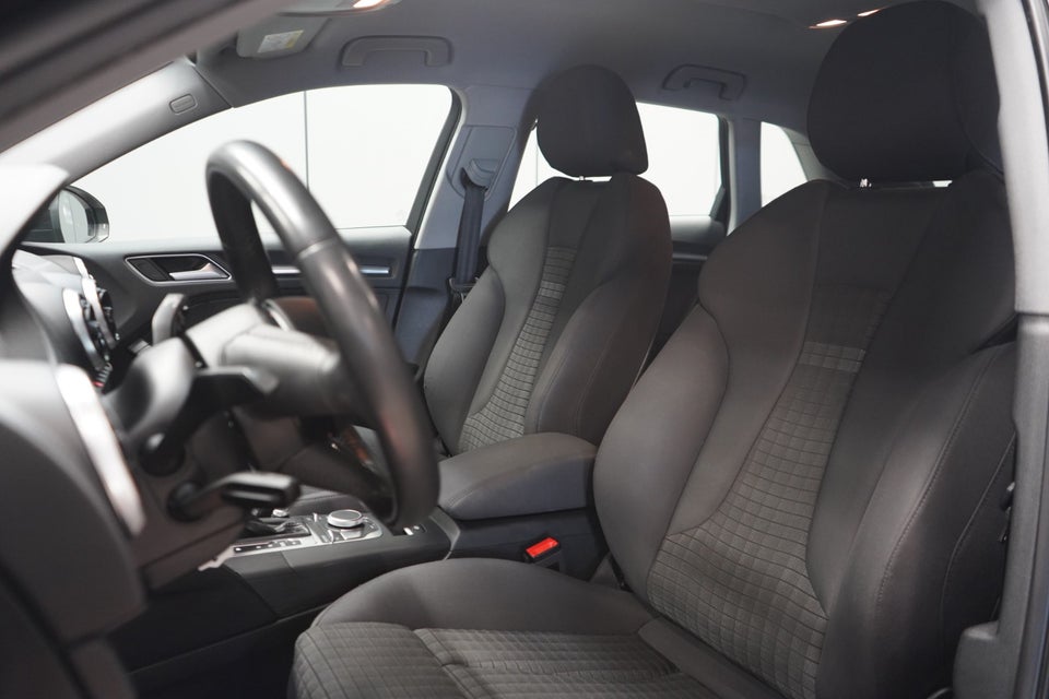 Audi A3 40 TFSi Sport Sportback quattro S-tr. 5d