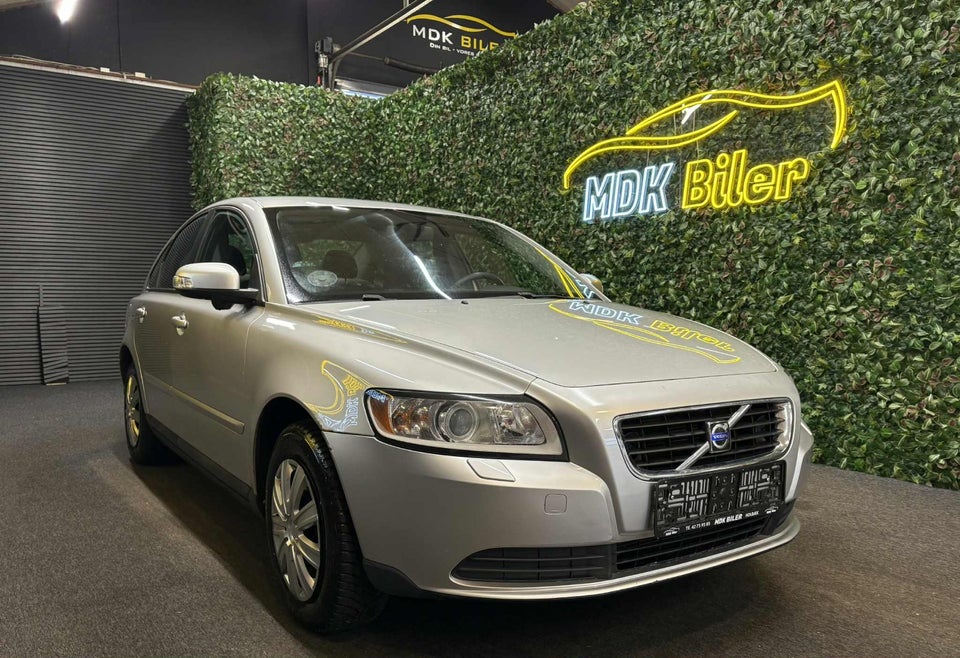 Volvo S40 1,6  4d