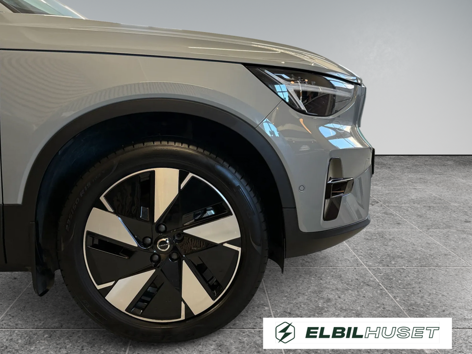 Volvo EX40 Extended Range Plus 5d