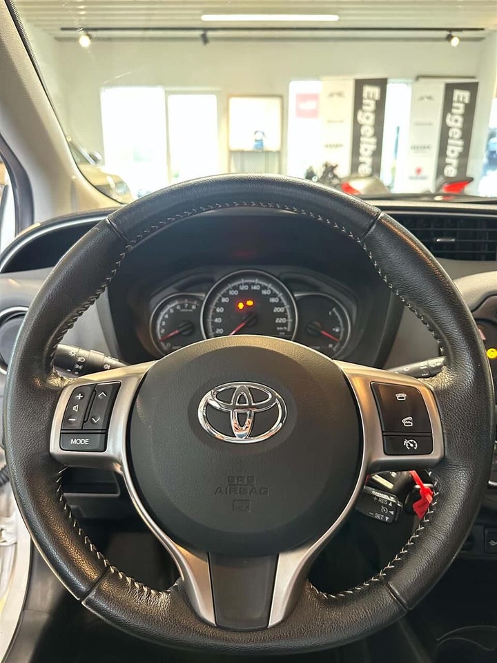 Toyota Yaris 1,3 VVT-i T2 Limited 5d