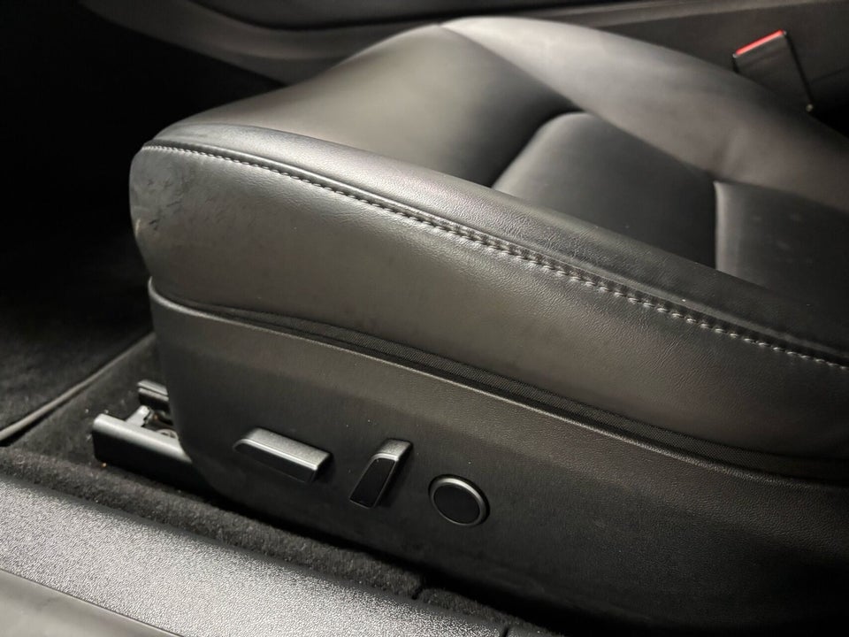 Tesla Model 3 Long Range AWD 4d