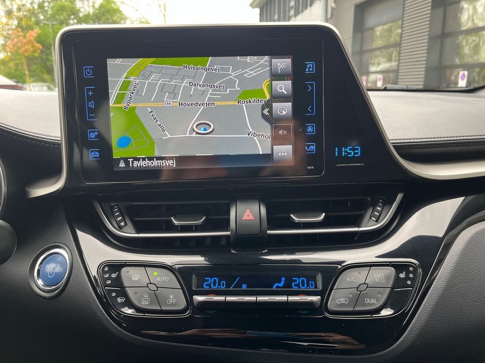 Toyota C-HR 1,8 Hybrid Premium Selected CVT 5d