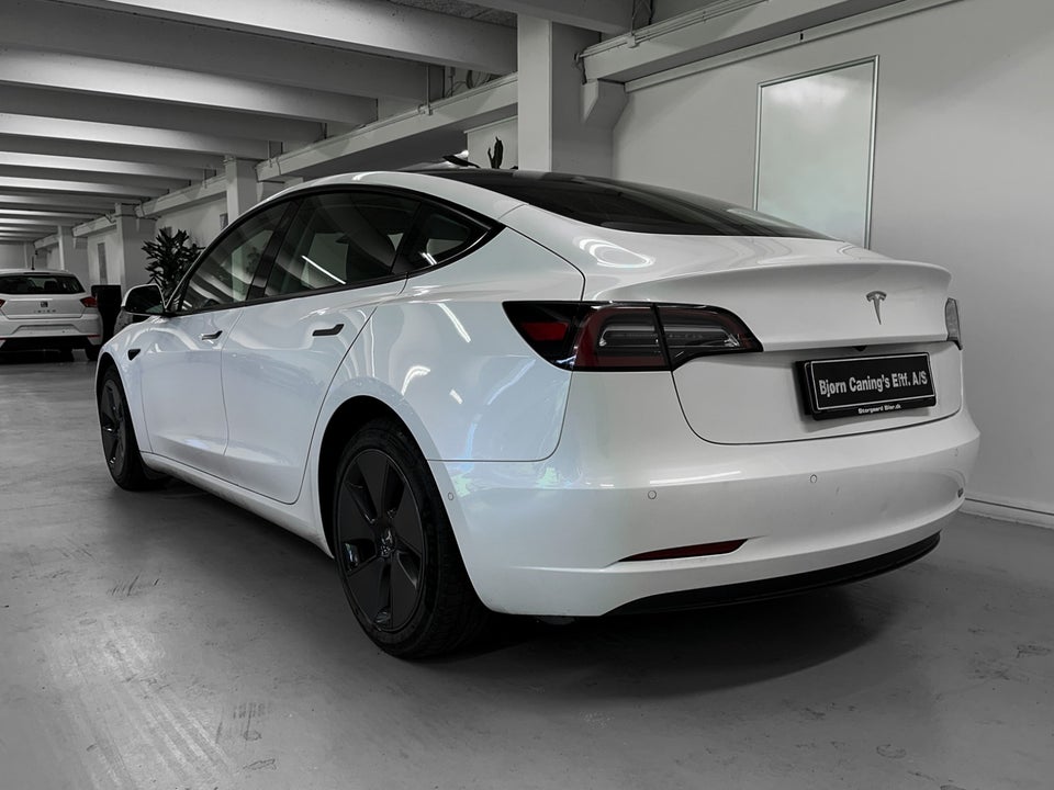 Tesla Model 3 Standard Range+ RWD 4d