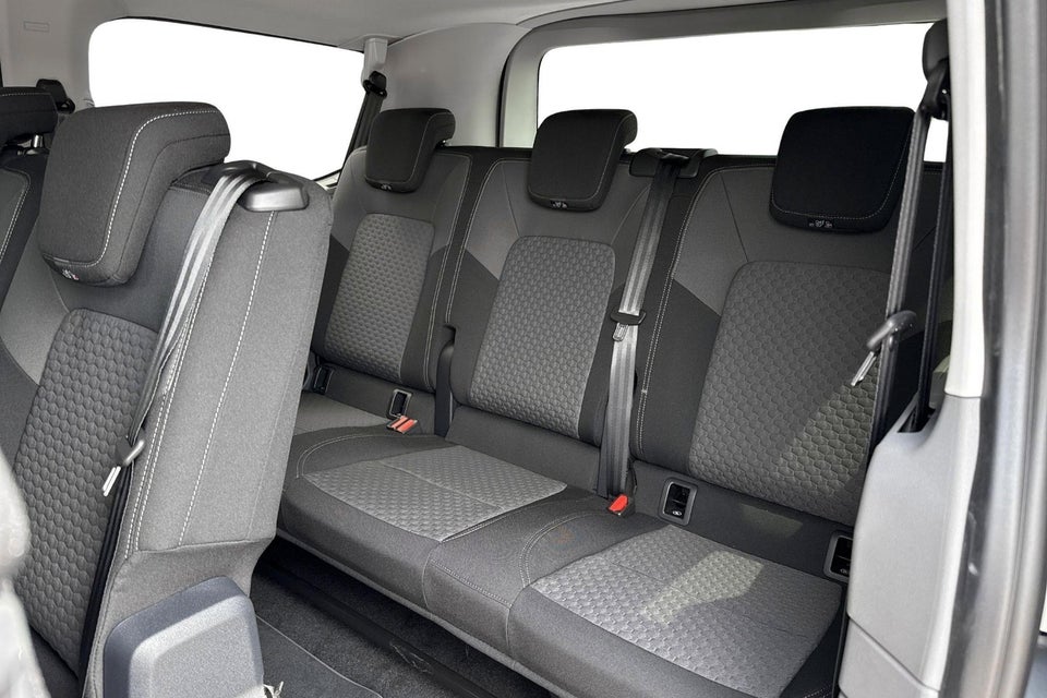 VW e-Caravelle 64 Life SWB