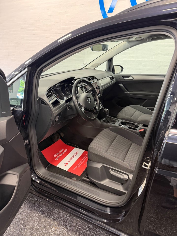 VW Touran 1,6 TDi 115 Comfortline DSG 7prs 5d