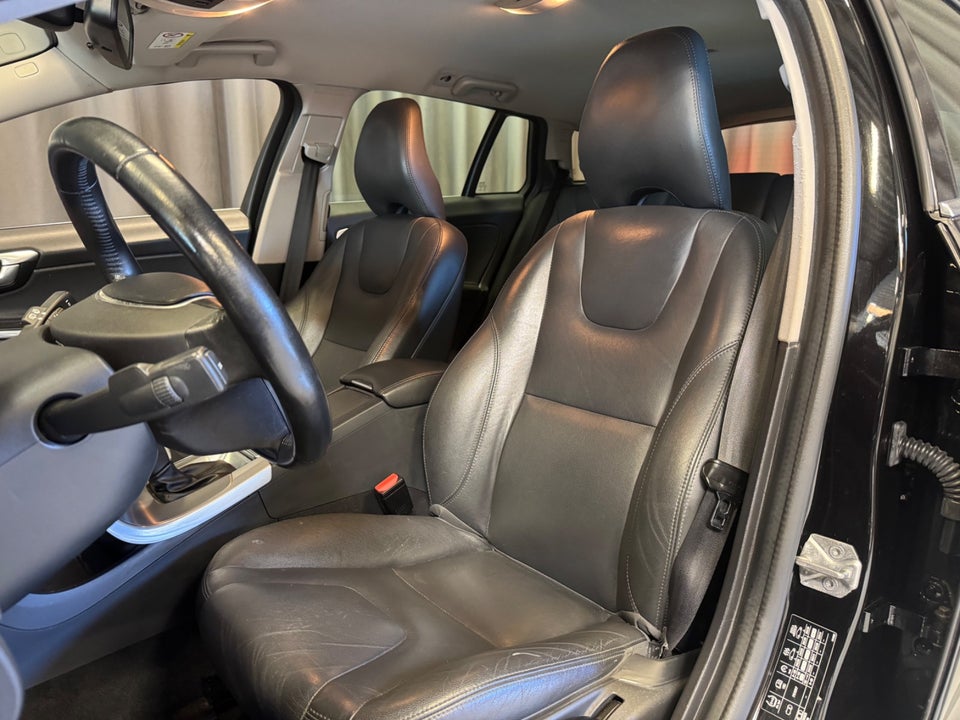 Volvo V60 2,0 D4 190 Momentum aut. 5d