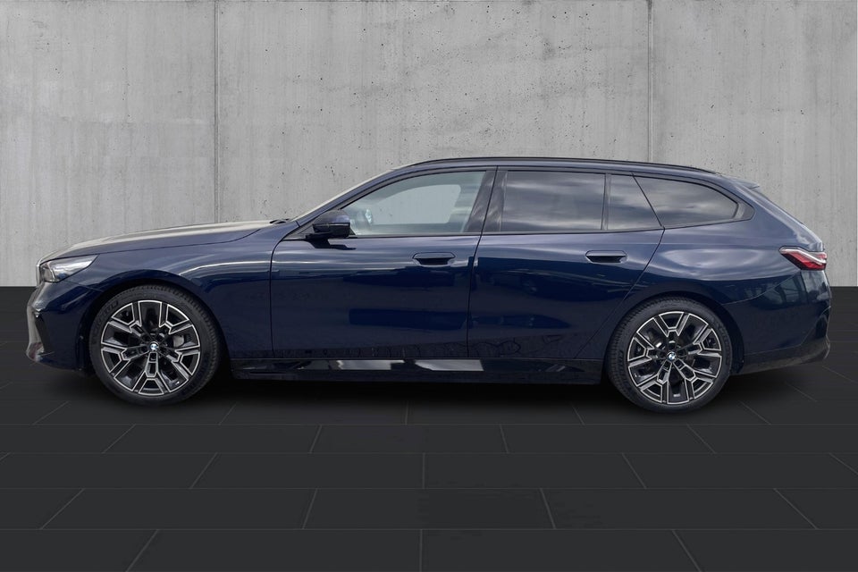 BMW i5 eDrive40 Touring Fully Charged 5d