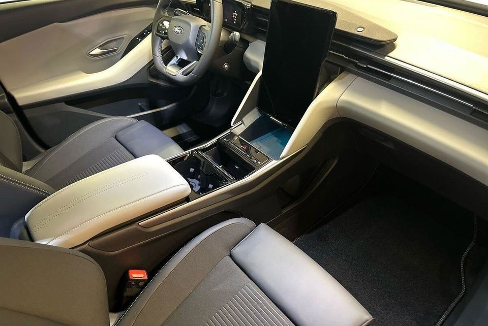 Ford Capri 82 Select Extended Range 5d