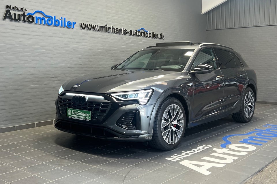 Audi Q8 e-tron 55 S-line quattro 5d