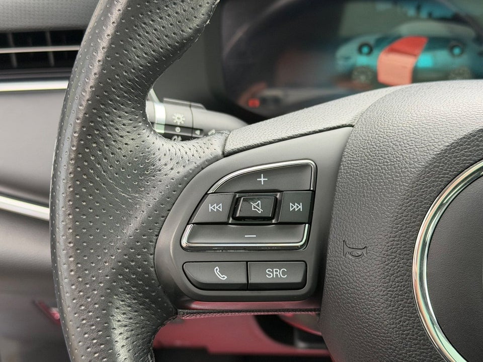 MG Marvel R Luxury 5d