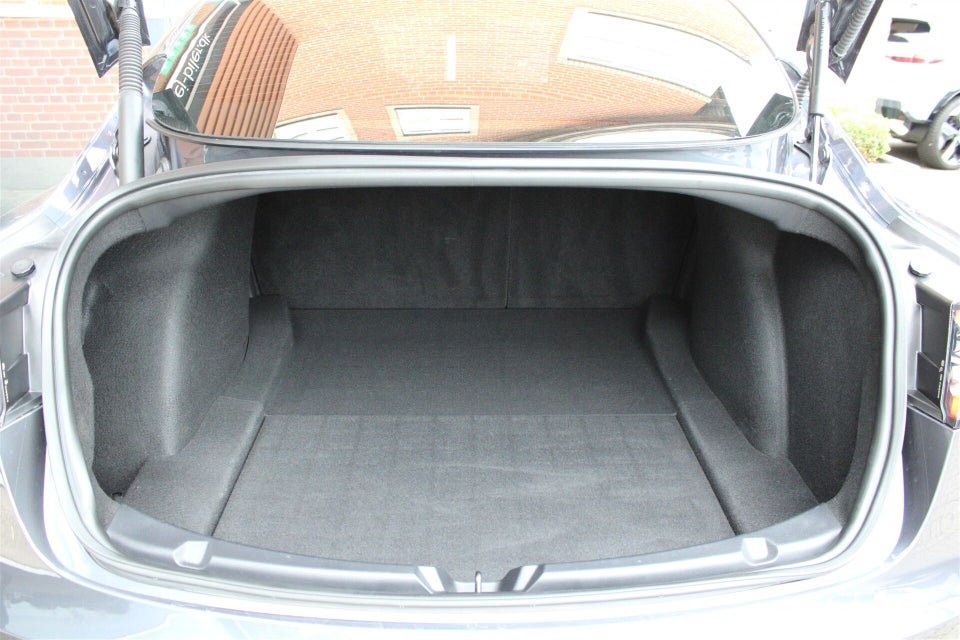 Tesla Model 3 Long Range AWD 4d