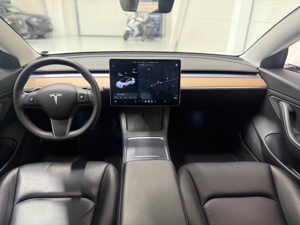 Tesla Model 3 Long Range AWD 4d