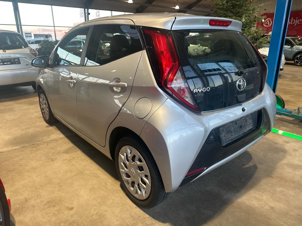 Toyota Aygo 1,0 VVT-i x-play x-shift 5d