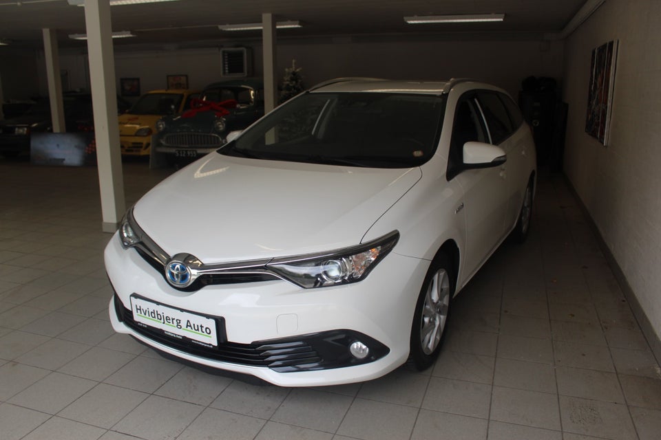Toyota Auris 1,8 Hybrid H2 Touring Sports CVT 5d