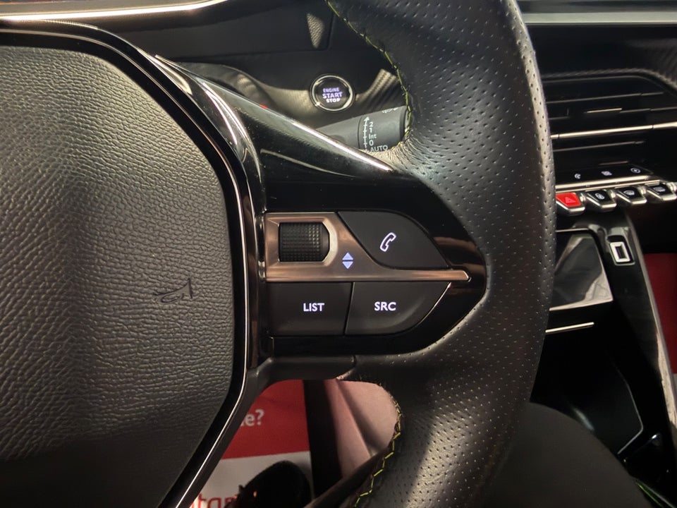 Peugeot e-208 50 GT 5d