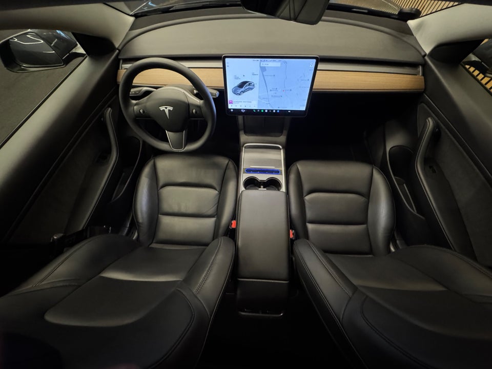 Tesla Model 3 Long Range AWD 4d