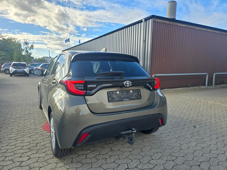 Toyota Yaris 1,5 Active 5d