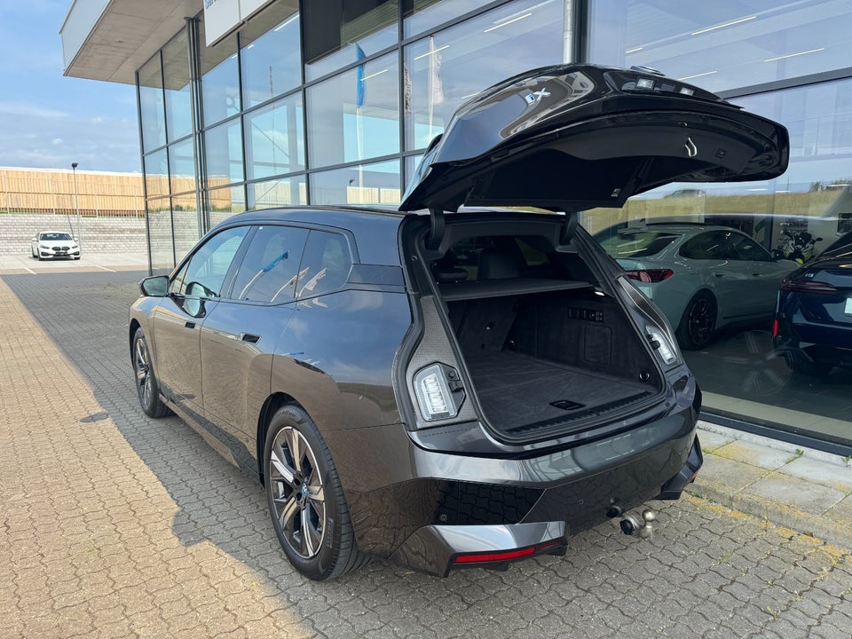 BMW iX xDrive50 Supercharged 5d