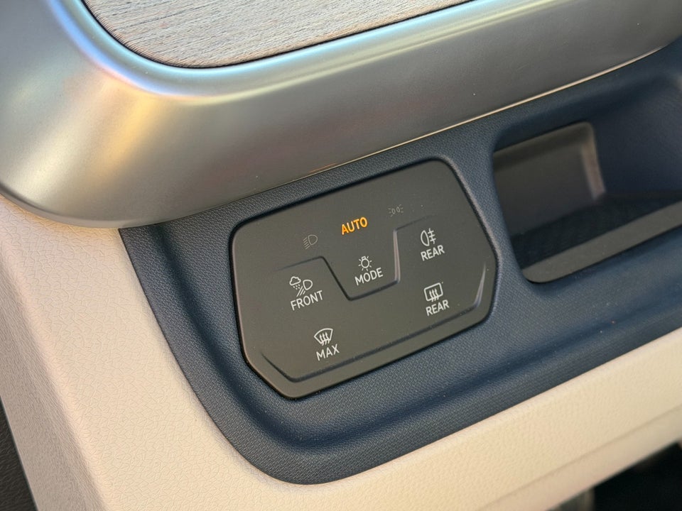 VW ID.Buzz 77 Pro SWB 5d