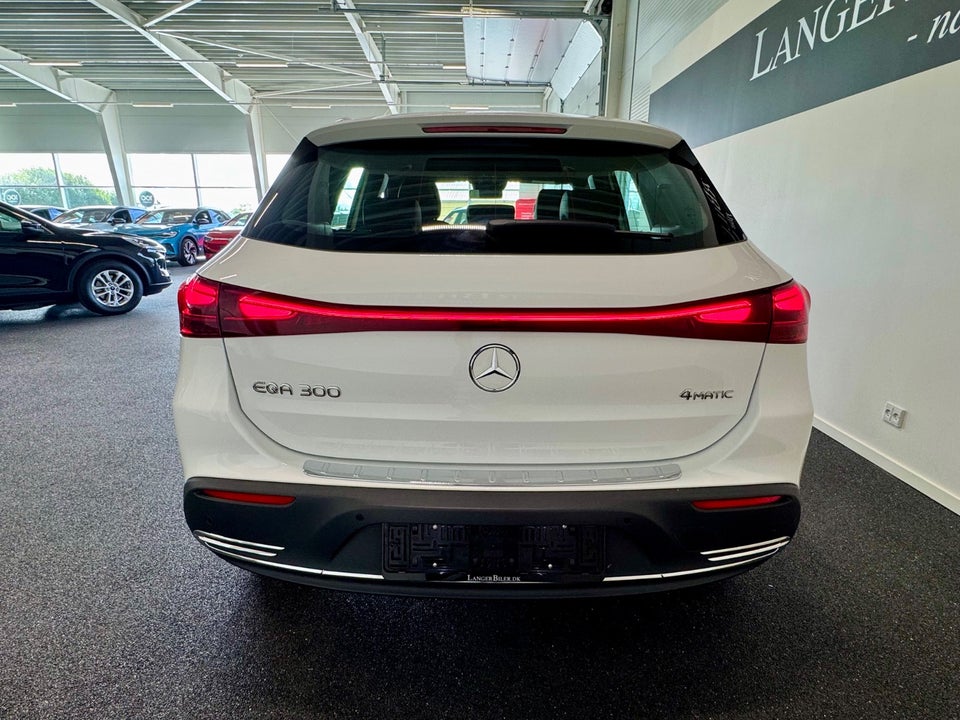 Mercedes EQA300 Progressive 4Matic 5d