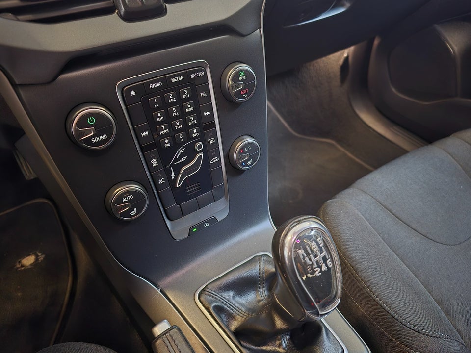 Volvo V40 1,6 D2 115 Kinetic 5d