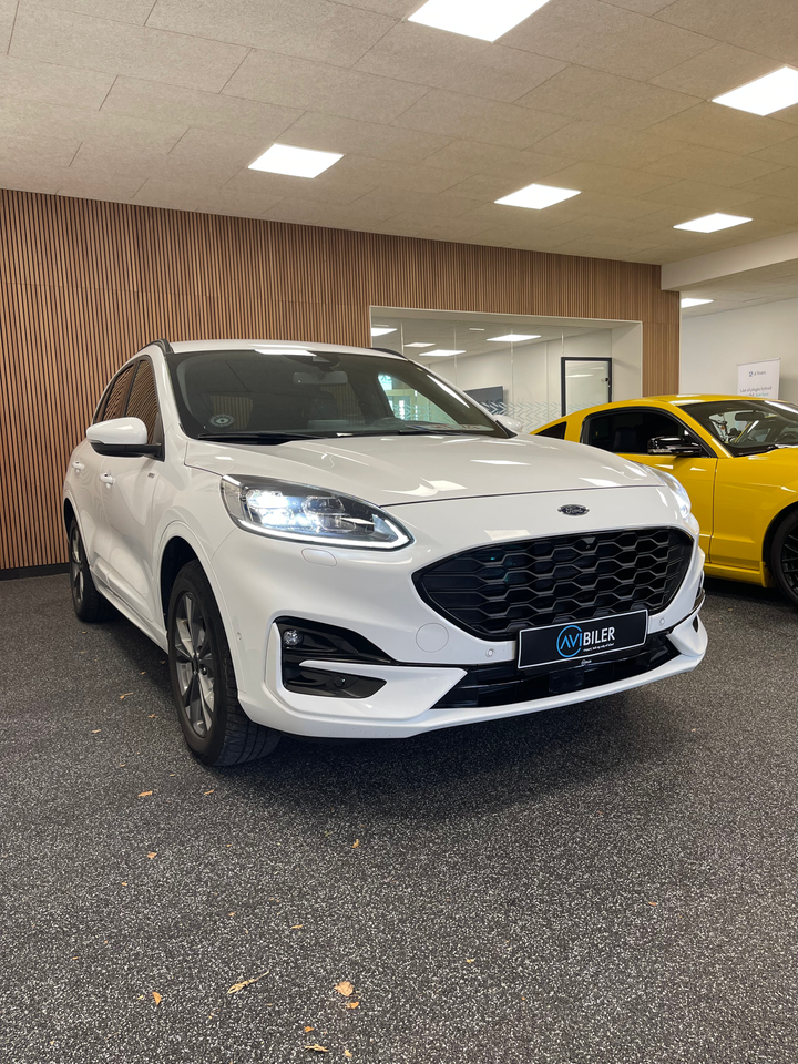 Ford Kuga 2,5 HEV ST-Line X CVT 5d