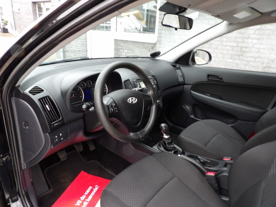 Hyundai i30 1,4 Classic Cool 5d