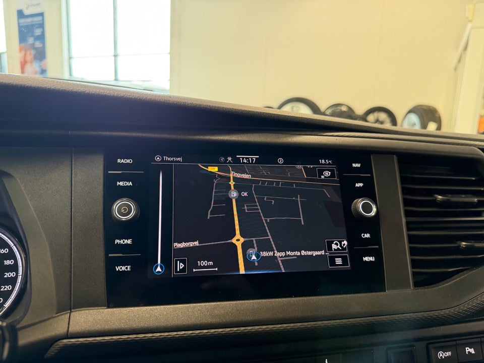 VW Transporter 2,0 TDi 150 Kassevogn DSG lang