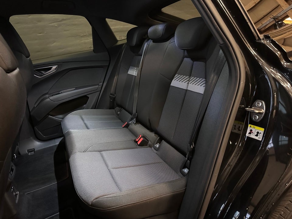 Audi Q4 e-tron 40 Advanced 5d