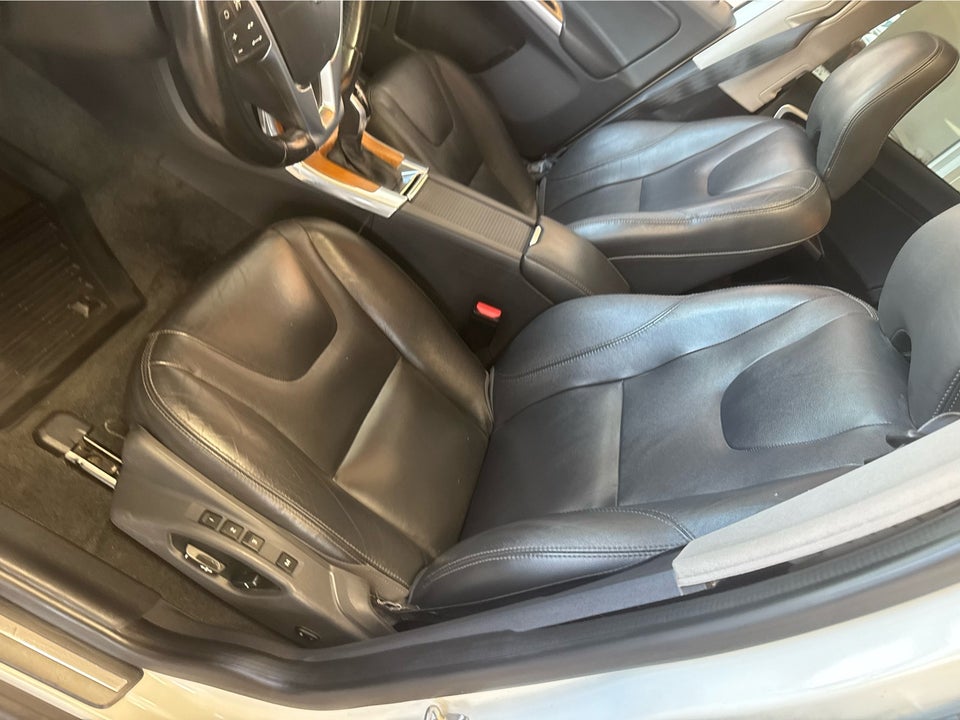 Volvo XC60 2,0 D4 190 Summum aut. 5d
