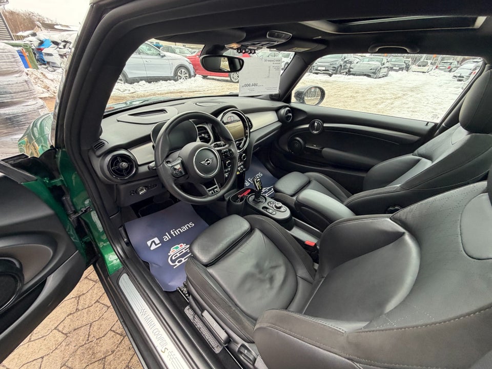 MINI Cooper SE Maximise 3d