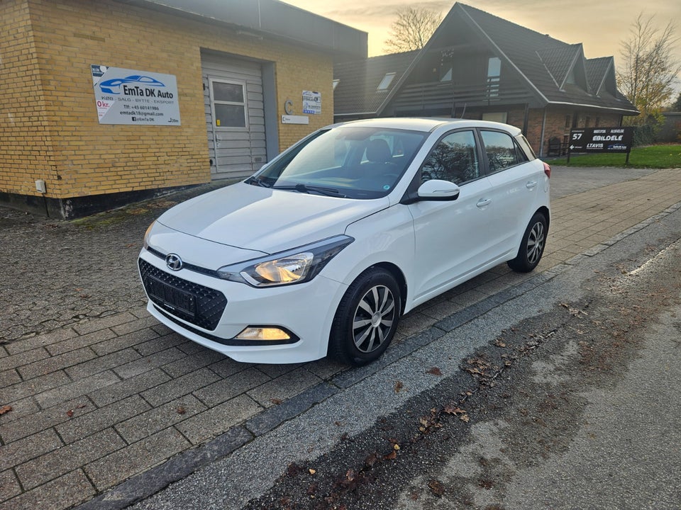 Hyundai i20 1,1 CRDi 75 EM-Edition 5d