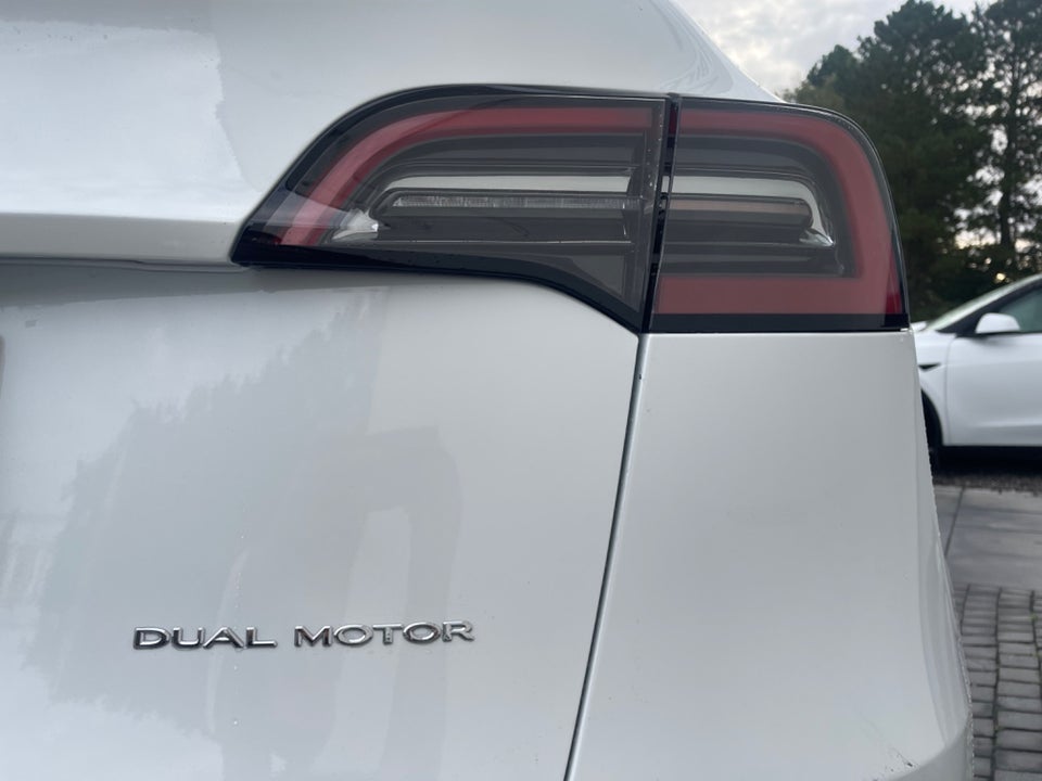 Tesla Model Y Long Range AWD 5d