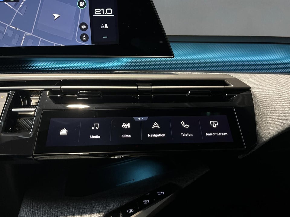 Peugeot e-3008 77 GT Pack 5d