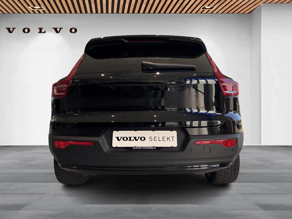 Volvo EX40 Extended Range Black Edition 5d