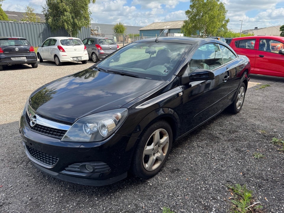 Opel Astra 1,8 16V Cosmo TwinTop 2d