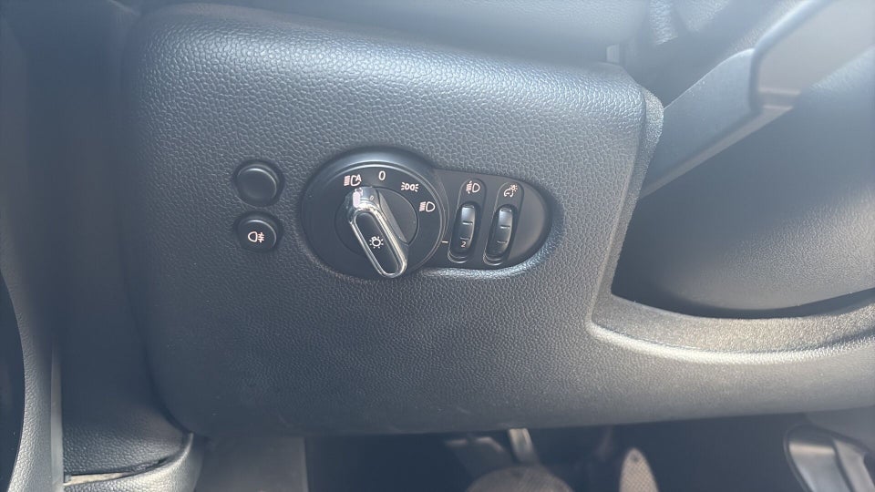 MINI Cooper SE Essential 3d