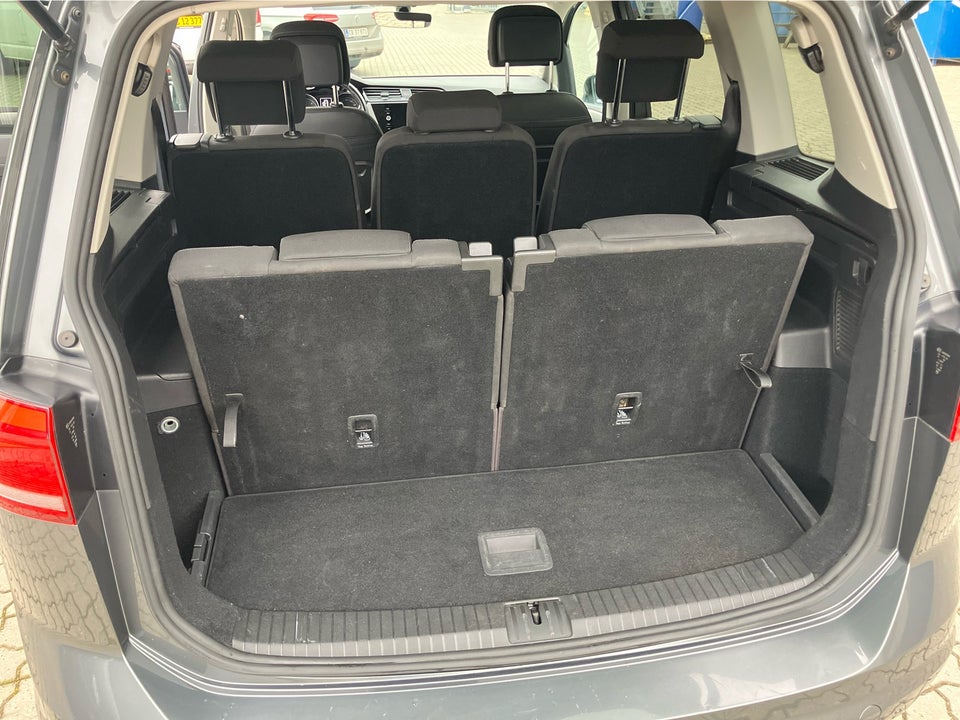 VW Touran 1,6 TDi 115 Comfortline Connect DSG 7prs 5d