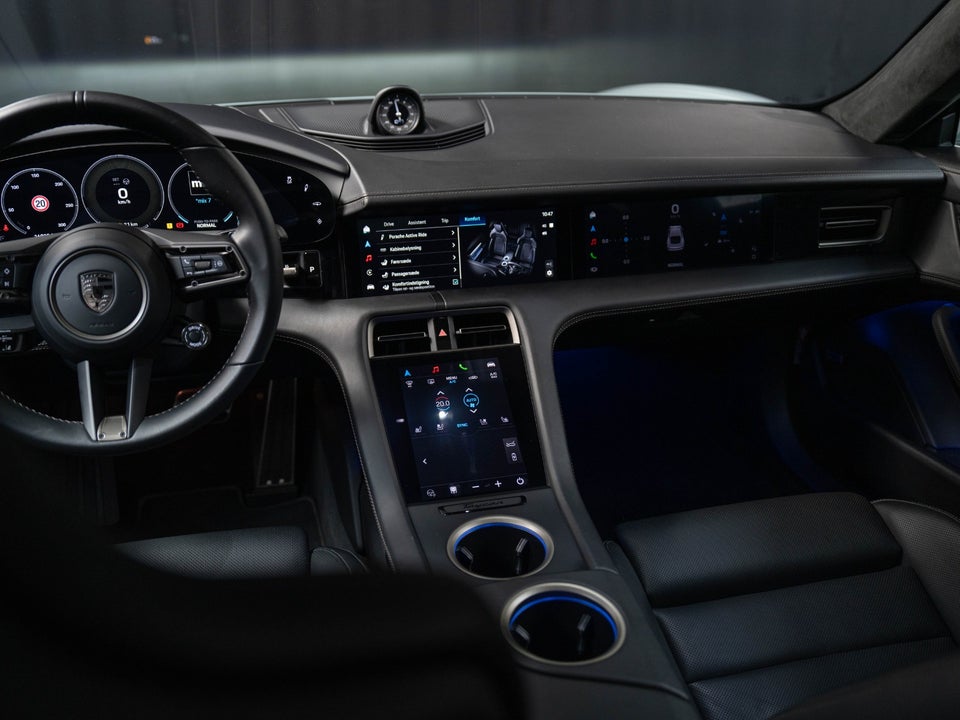 Porsche Taycan Turbo Performance+  4d