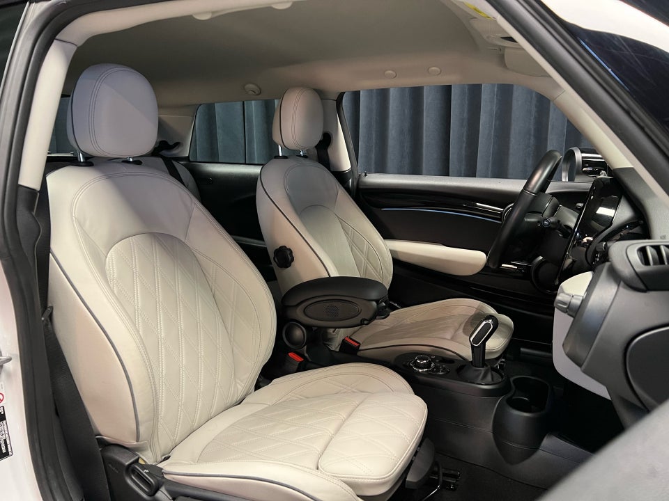 MINI Cooper SE Yours Trim 3d