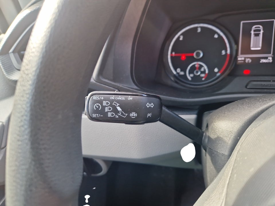 VW Transporter 2,0 TDi 110 Kassevogn lang