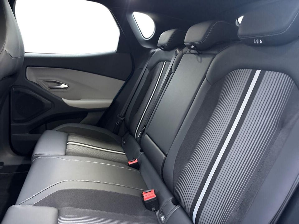 Ford Capri 82 Select Extended Range 5d