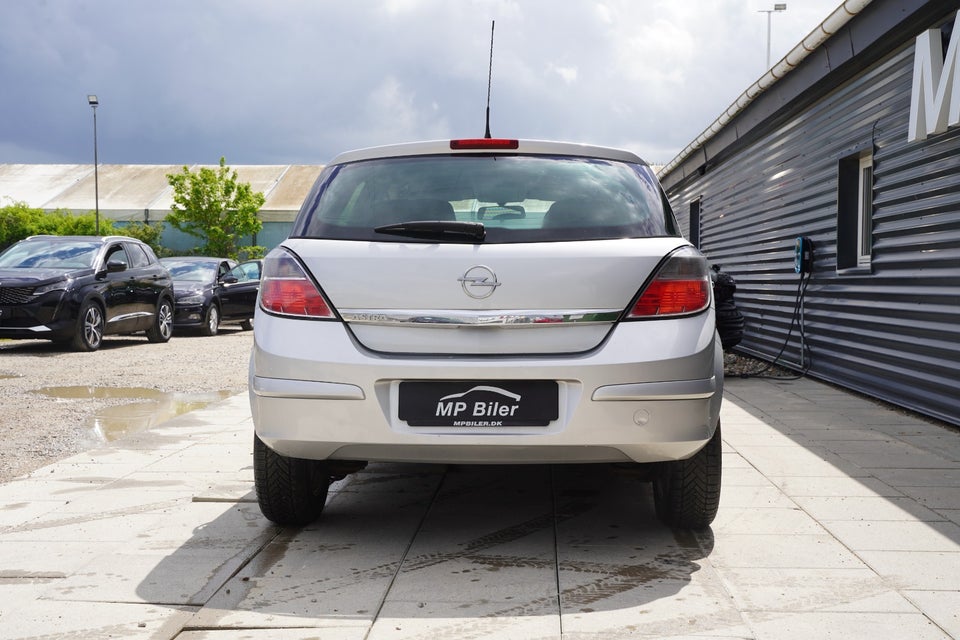 Opel Astra 1,4 16V Enjoy 5d