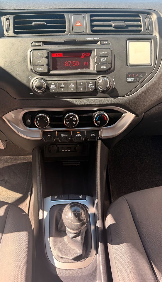 Kia Rio 1,2 CVVT Exclusive 5d