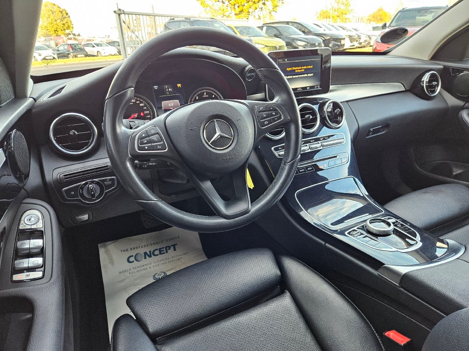 Mercedes C220 d 2,2 AMG Line stc. aut. 5d