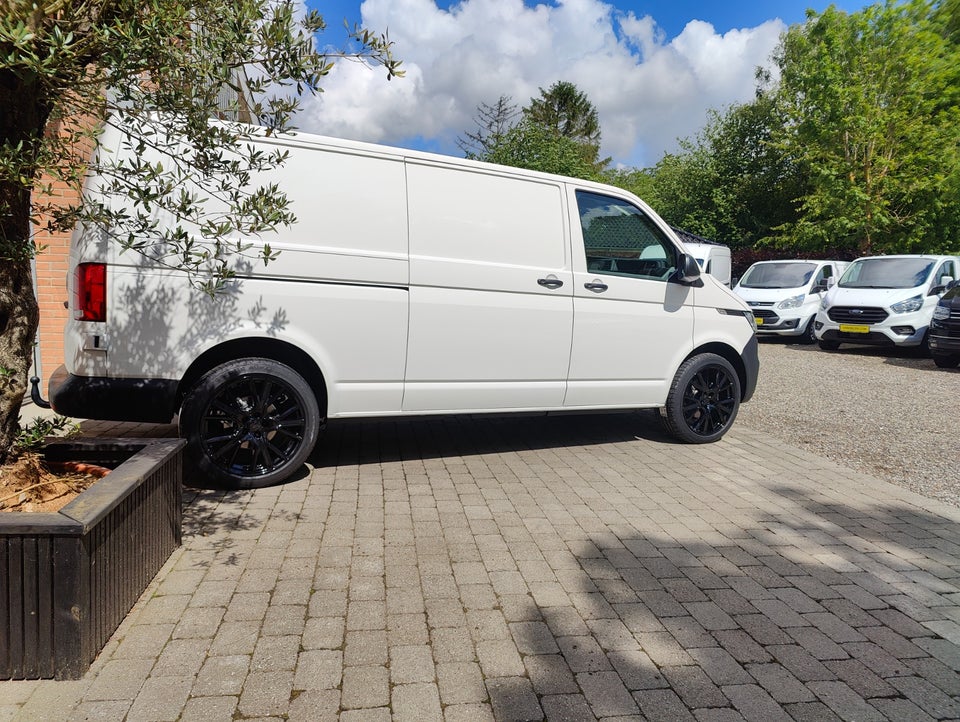 VW Transporter 2,0 TDi 150 Kassevogn DSG lang