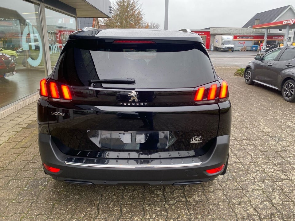 Peugeot 5008 1,5 BlueHDi 130 Allure 7prs 5d