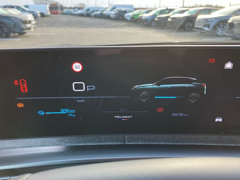 Peugeot e-3008 77 GT Pack 5d