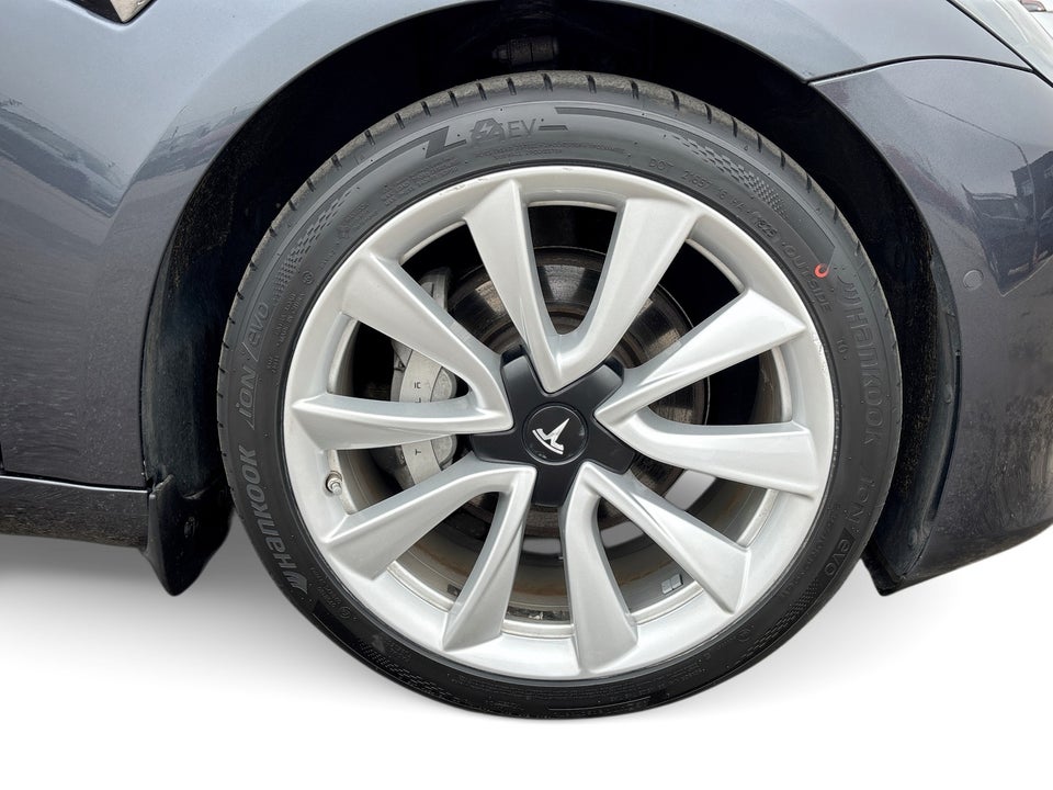 Tesla Model 3 Long Range AWD 4d